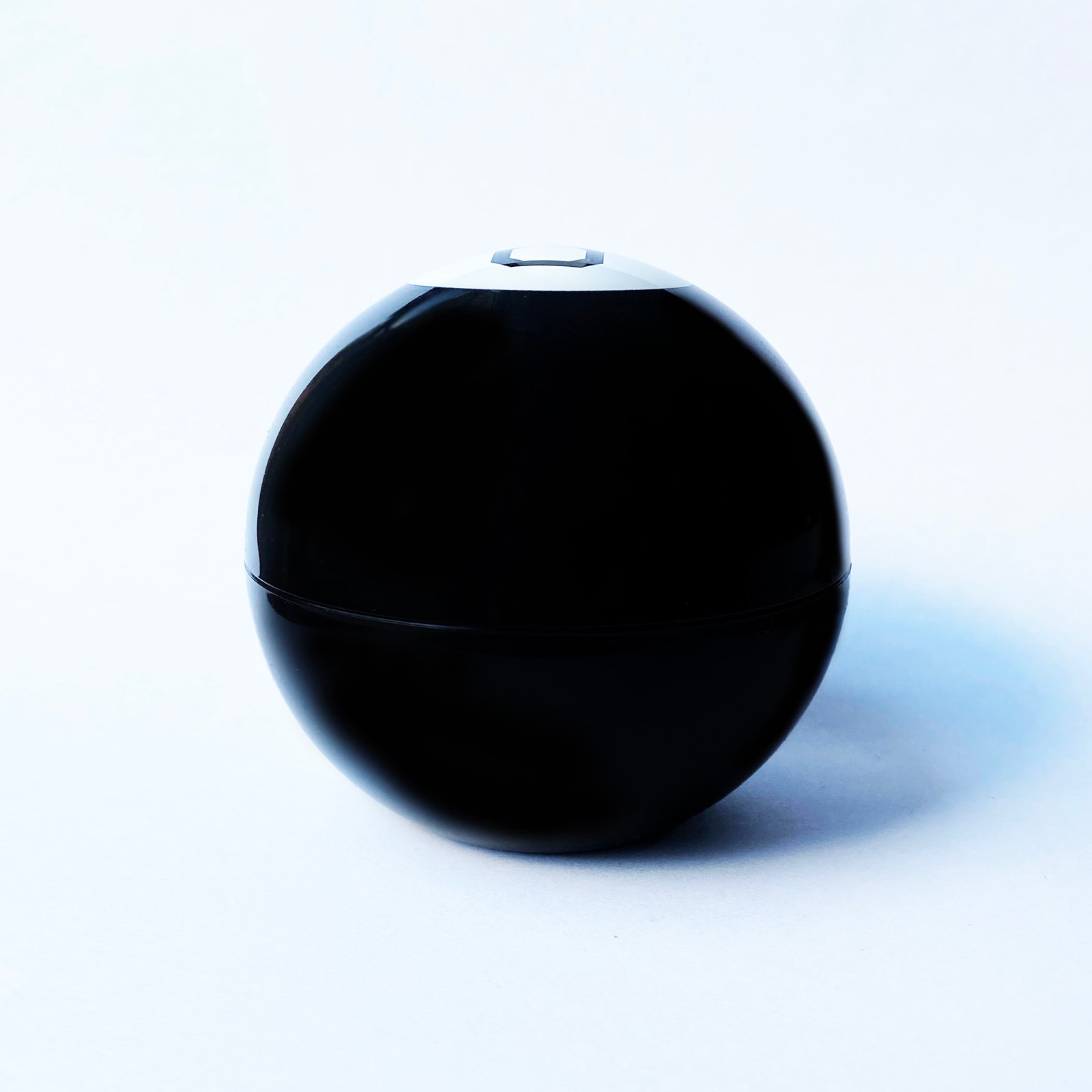 The H8 Ball - Reeadymade, Alix de Bretage